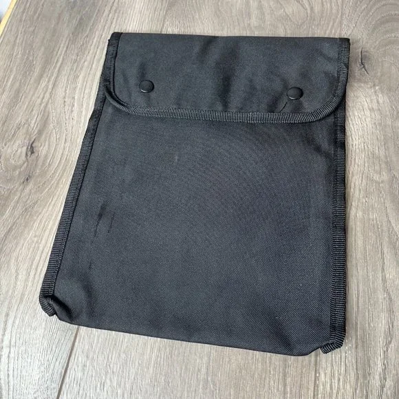 Solo Laptop Computer Bag Black Padded Multi Pocket 12x16x2 Handle or Shoulder - Picture 6 of 10